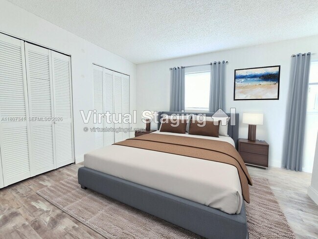 Building Photo - 2011 Bay Dr