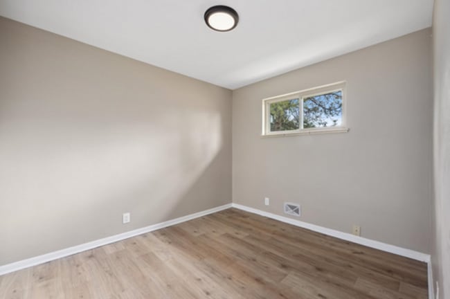 Building Photo - MOVE IN SPECIAL!!! Welcome home to Denver's Potter Highlands Historic District! Remodeled 2 bed 1...