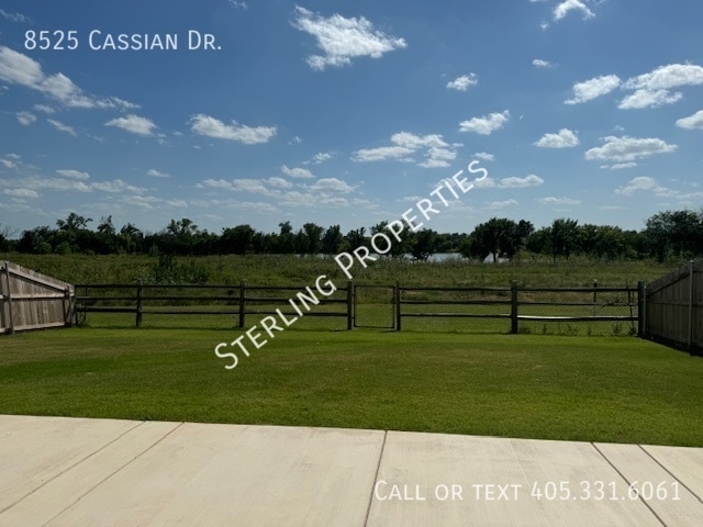 Building Photo - 8525 Cassian Dr