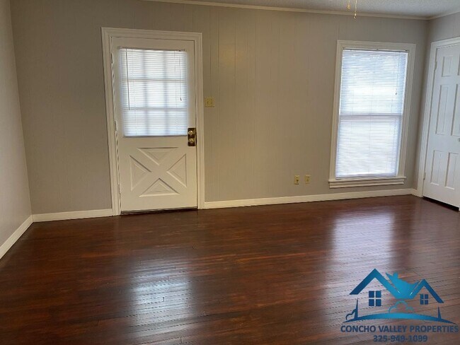 Building Photo - 215 Paint Rock Rd