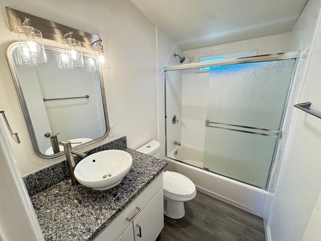 Building Photo - 253 Ogle St