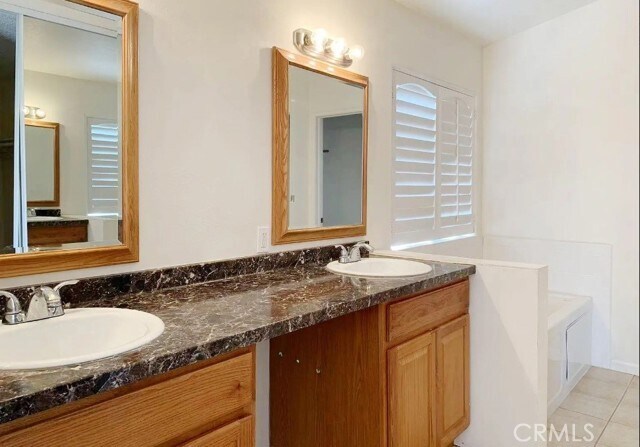 Building Photo - 1535 Summitridge Dr