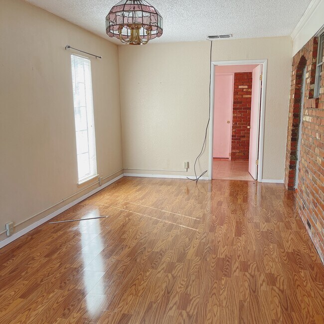 Building Photo - 2055 Campbell St