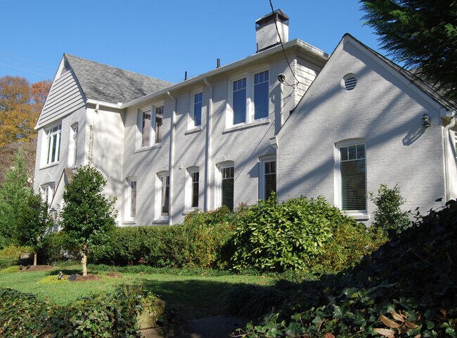 Building Photo - 44 25th St NW
