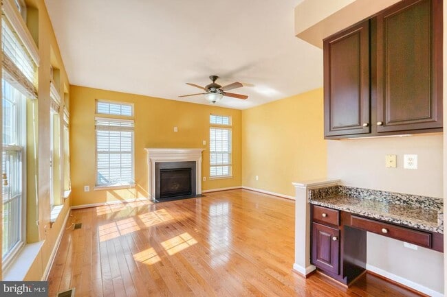 Building Photo - 42245 Sweet Ct