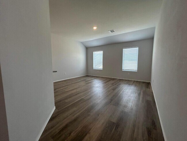 Building Photo - 9709 Laredo Ln