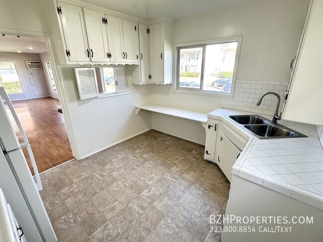 Building Photo - 5307 Vantage Ave