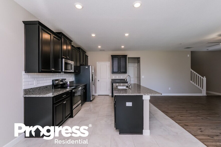 Building Photo - 9935 Ivory Dr