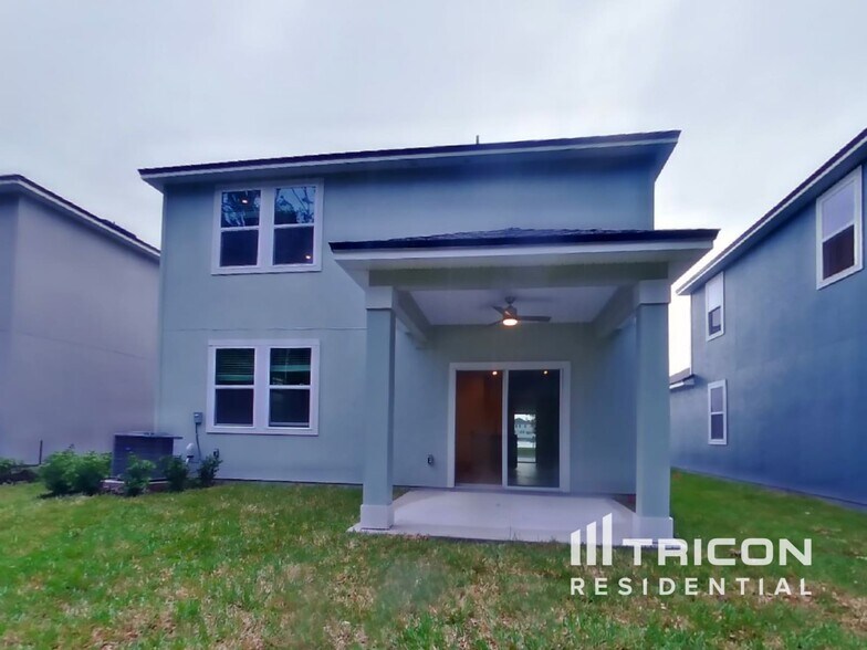 Building Photo - 14918 Macadamia Ln