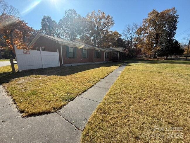 Building Photo - 6124 Williams Rd