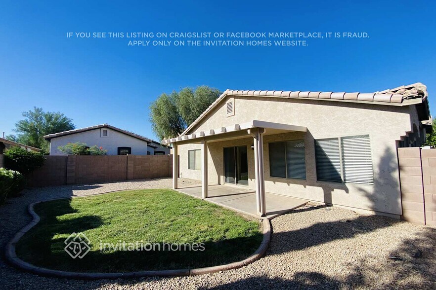 Building Photo - 2593 E Riviera Dr