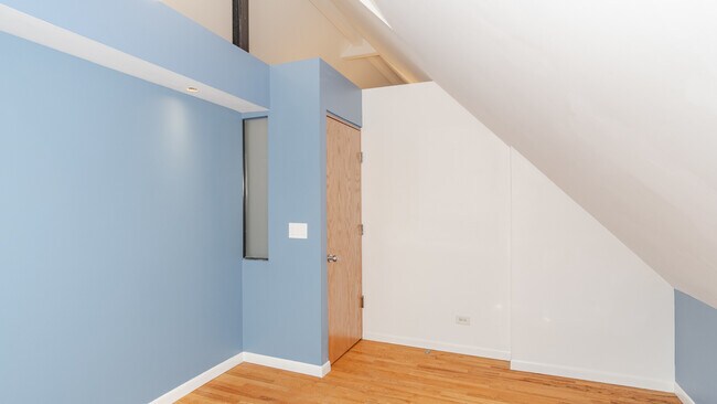 Building Photo - 343 Ashland Ave