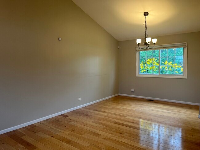 Building Photo - 1208 Duke Ct