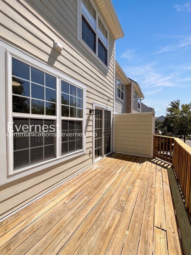 Building Photo - 7222 Althorp Way