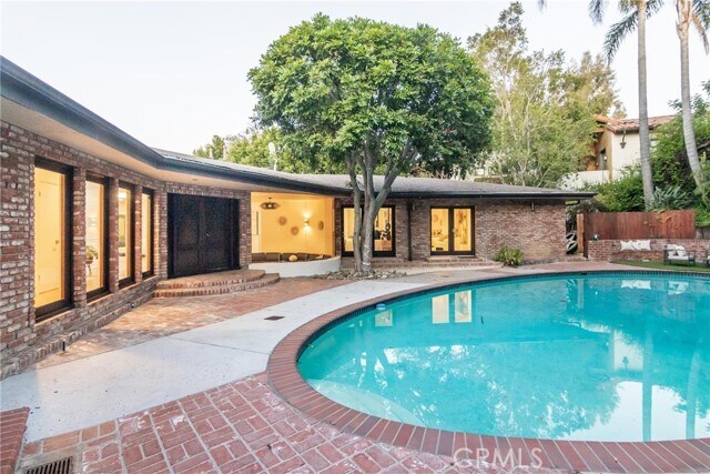 Building Photo - 3828 Alomar Dr