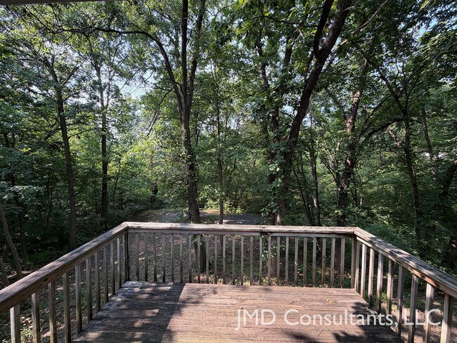 Building Photo - 1331 Valley Creek Ln