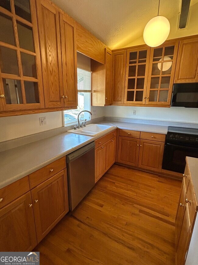 Building Photo - 180 Woodstone Dr