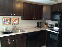 Building Photo - 1 Br/1 Ba Condo Near Hamline off Snelling ...