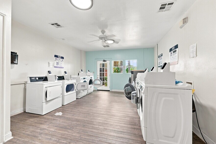 Building Photo - 8630 Mallard Reserve Dr