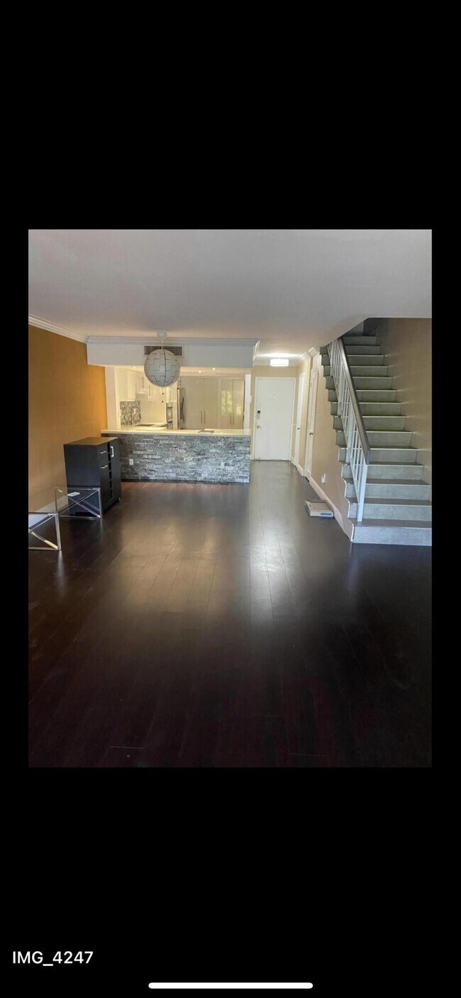 Building Photo - 6557 Racquet Club Dr