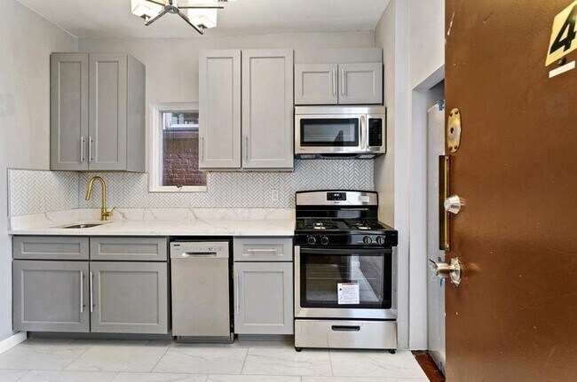 Building Photo - 475 Palisade Ave