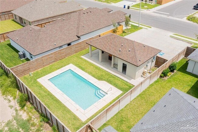 Building Photo - 5812 Pelican Ave