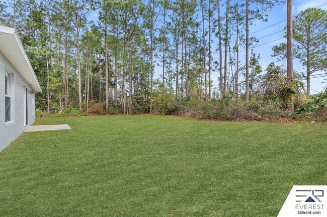 Building Photo - LIKE NEW 3/2/2 IN THE HEART OF PALM COAST