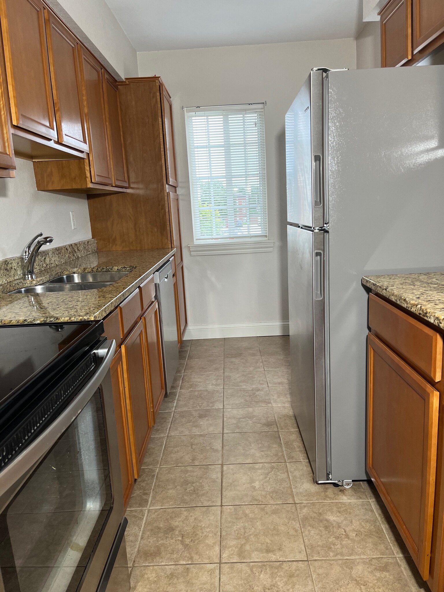 Kitchen - 126 Grandview Court