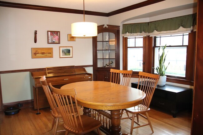 Building Photo - 2034 Warren Rd