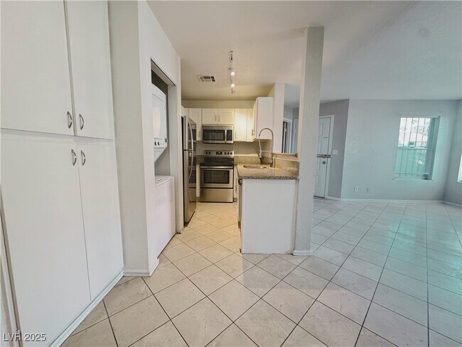 Building Photo - 3604 Di Salvo Dr