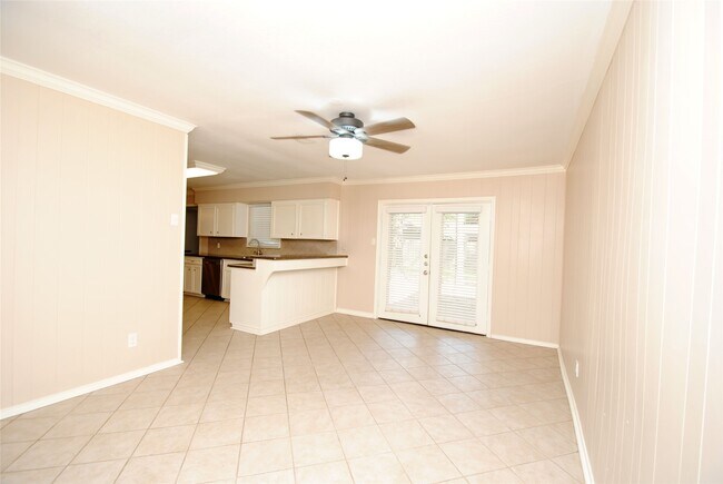 Building Photo - 10034 Cedardale Dr