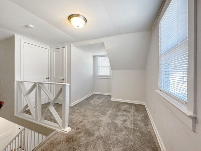 Building Photo - **HOLIDAY MOVE IN SPECIAL: $200 OFF 1st MO...