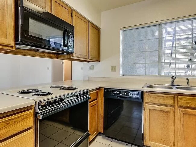 Building Photo - 2910 W Marconi Ave