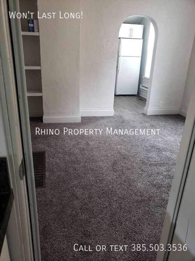 Building Photo - 807 20th St