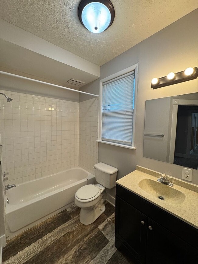 Building Photo - Fountain Square - 2 BR home