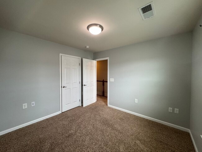Building Photo - 624 Leonard Ln