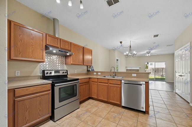 Building Photo - 4515 Sawgrass Dr