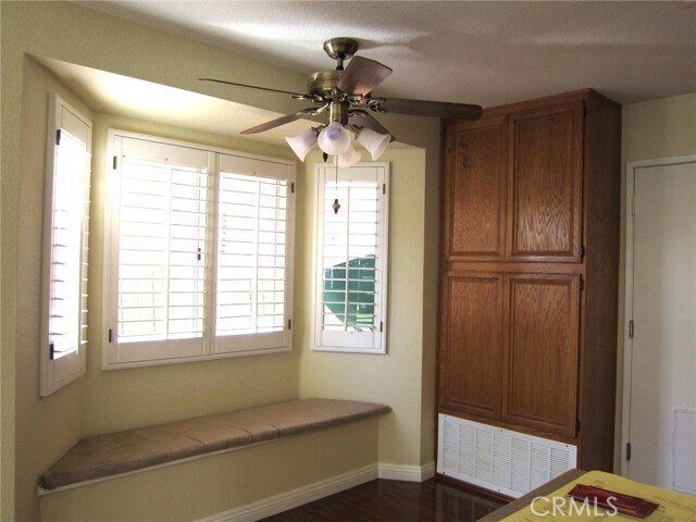 Building Photo - 23801 Sierra Oak Dr