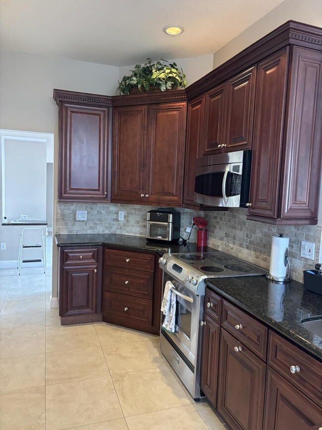 Building Photo - 9308 Lake Serena Dr
