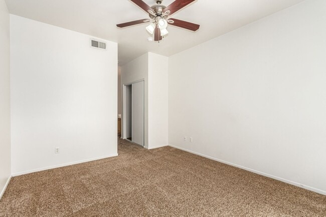 Building Photo - HCVP considered!  SAHARA & SLOAN AREA/ GAT...