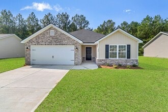 Building Photo - Hartford - Statesboro 3 Bed 2 Bath - Arbor Floor Plan