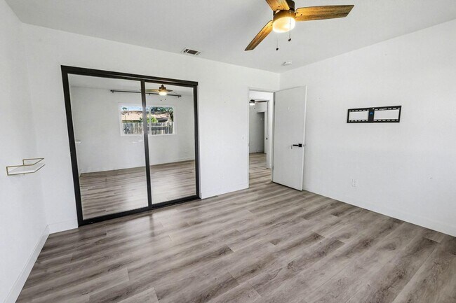 Building Photo - 201 Dorothy Ct