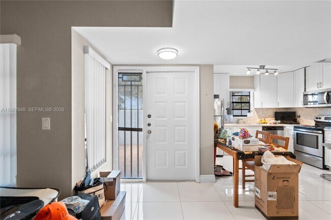 Building Photo - 6211 SW 138th Ct