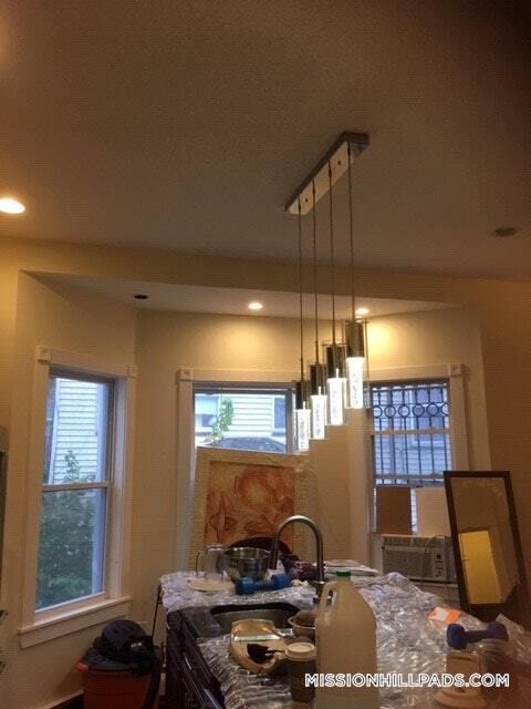 Building Photo - 53 Georgia St