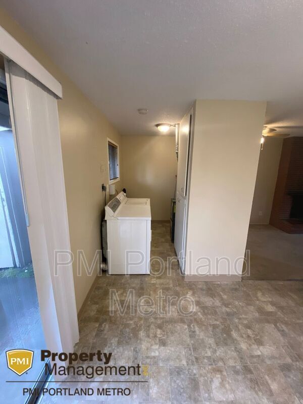 Building Photo - 11680 SW Denney Rd