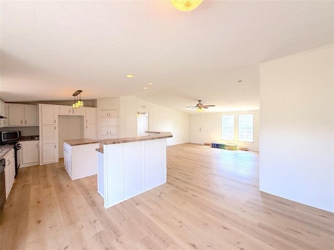 Building Photo - 3063 Co Rd 484