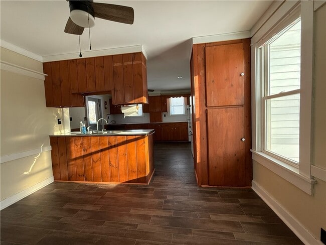 Building Photo - 23 Burton St