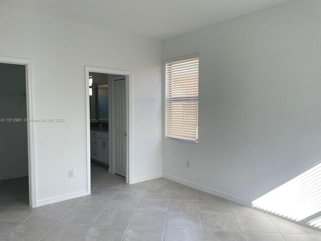 Building Photo - 16851 Cayo Key Dr