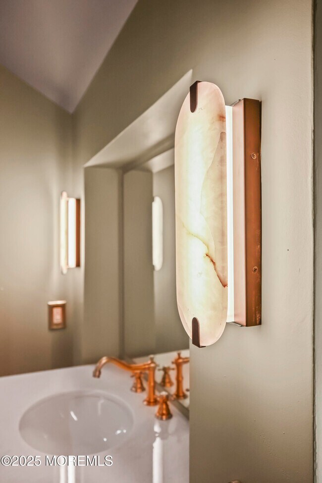 Building Photo - 400 S 1st Ave