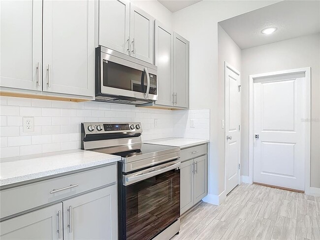 Building Photo - 60 Ballenger Ln